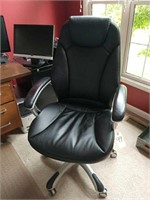 LEATHER ROLLING OFFICE CHAIR