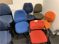 4 Swivel Base Typists Chairs & Visitors Chair