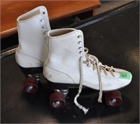 Vintage ladies roller skates - Size 10