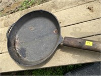 14-Inch Lodge Cast Iron Skillet