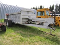 Leon 425 Silver Spreader Manure Spreader