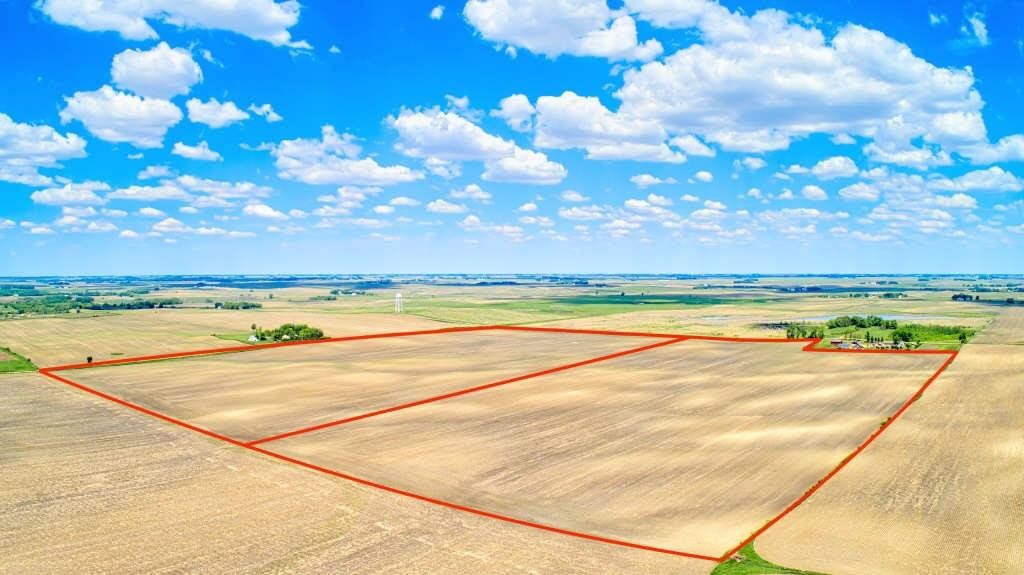 152.66 Surveyed Acres in Dickinson County, Iowa
