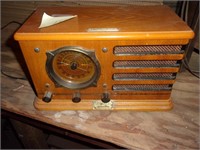 Thomas wood radio