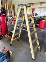 6' 2 sided ladder