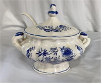 Vintage Victorian Porcelain Soup Soufflé