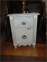 Adorable Antique Side Table/ Stand