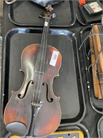 Antonius Stradiuarius violin.