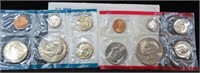 1977 UNC U.S. MINT SET - P & D MINTS