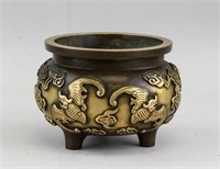 Chinese Bronze Bats Censer with Xuande Mark