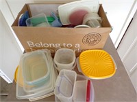Large Box of Tupperware/Plastic Ware +