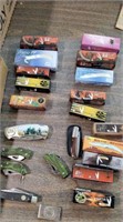 Lot of 21 miniature pocket knives