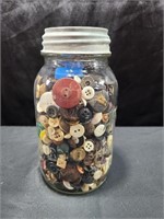 Quart Jar Old Buttons (A)
