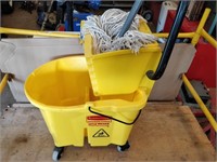 Mop Bucket (IS)