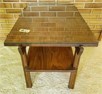 END TABLE 22"W X 32"D X 22"H...