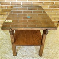 END TABLE W/GLASS TOP 22"W X 32"D X 22"H
