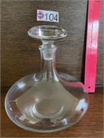 CLEAR GLASS DECANTOR