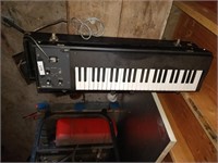 2 Electric Keyboards (BR)