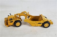 Ertl Caterpillar 631e Diecast Tractor Scraper 1:50