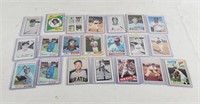 Lot Of Vintage Baseball Cards Hank Aaron & More