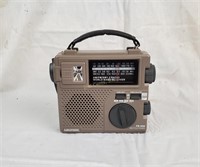 Grundig Fr-200 Wind Up Radio Flashlight