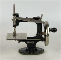 Singer Mini Manual Metal Sewing Machine