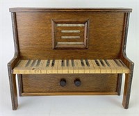 Vintage Piano AM Radio