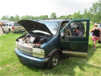 02 Chevrolet Astro  Subn GR 6 cyl  AWD; Started