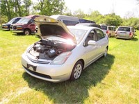 07 Toyota Prius  4DSD GY 4 cyl  HYBRID; Started