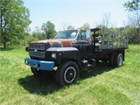 95 Ford F700  Stake Body BL 8 cyl  Started on