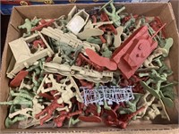 PLASTIC ARMY MEN AND ACCESSORIES