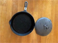 10 in Cast Iron Skillet with Lid