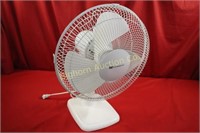 White Westinghouse 12" Osculating Fan