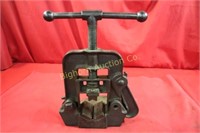 Reed Pipe Vise 1/8" - 2 1/2", Bends 1/8" - 3/4"