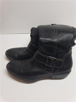 B.O.C. boots size 9.5