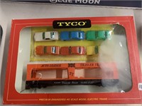 TYCO AUTO LOADER AND 6 CARS