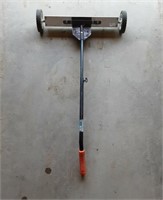 24" MAGNETIC SWEEPER