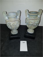 Set of 2 Decorative Urn / Trophy