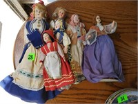 6 vintage dolls
