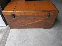 Small wooden trunk with tray
