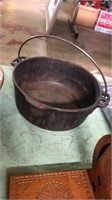 Cast iron pot with lid 10 inch diameter