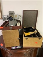 VTG SLIDE PROJECTOR IN TWEED CASE