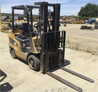 CAT 2C600D 5750Lb Capacity Propane Forklift