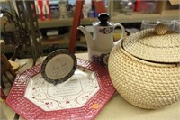 2 tea pots, Friendship plate, decor