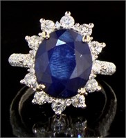 14kt Gold 8.23 ct Oval Sapphire & Diamond Ring