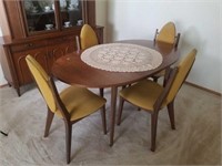 Vintage dining room table and 6 chairs