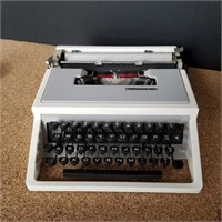 VTG UNDERWOOD 310 TYPEWRITER W/ ORIGINAL CASE