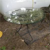 VTG CAST IRON GLASS TOP ROUND PATIO TABLE