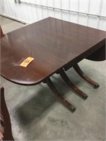 Duncan Phyfe dining table w/ chairs
