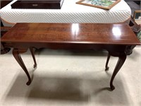 Queen Anne Entry / Sofa Table