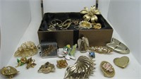 Huge Lot of Assorted Pins & Brooches